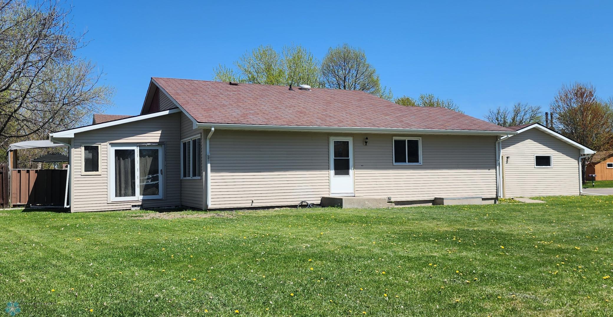 Property photo for 2319 Country Club Parkway, Moorhead, MN 56560