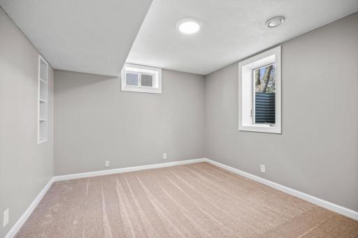 6162 46th Street N, Saint Paul, MN 55128