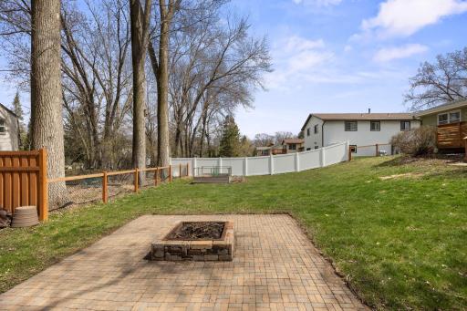 6162 46th Street N, Saint Paul, MN 55128