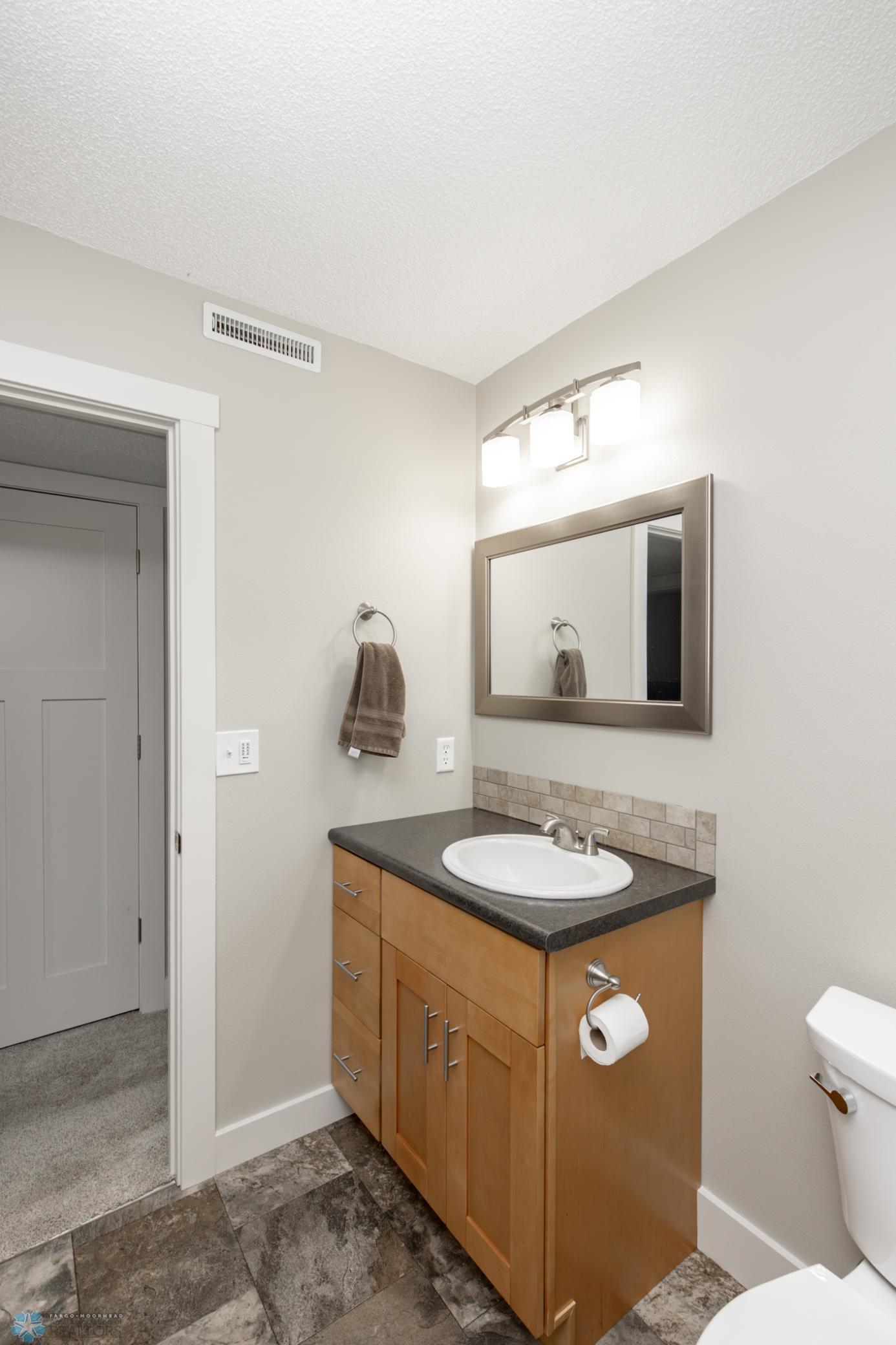 Bathroom 2 - Full