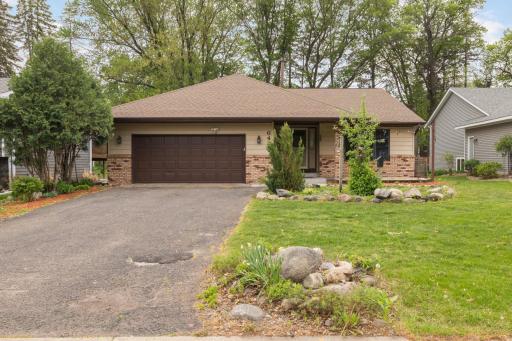 6429 47th Street N, Oakdale, MN 55128