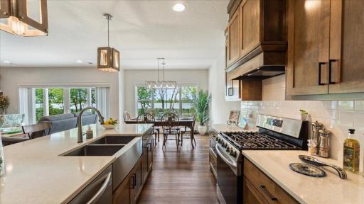 6439 W Laketowne Drive, Albertville, MN 55301
