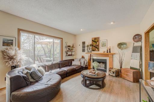 2167 Woodbridge Way, Saint Paul, MN 55125