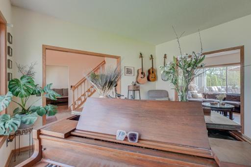 2167 Woodbridge Way, Saint Paul, MN 55125