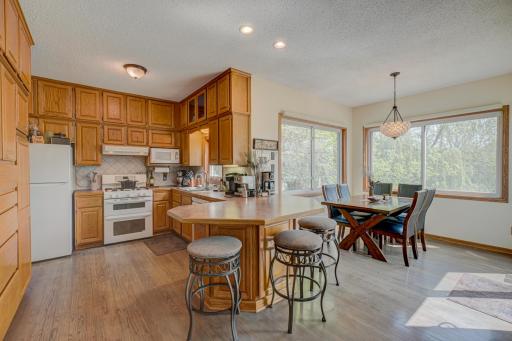 2167 Woodbridge Way, Saint Paul, MN 55125