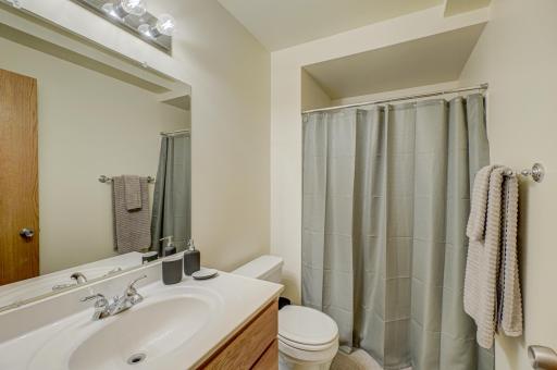 2167 Woodbridge Way, Saint Paul, MN 55125