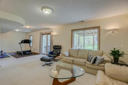 2167 Woodbridge Way, Saint Paul, MN 55125