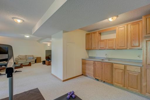 2167 Woodbridge Way, Saint Paul, MN 55125