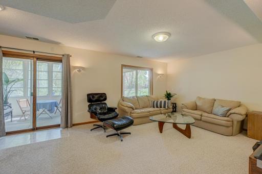 2167 Woodbridge Way, Saint Paul, MN 55125
