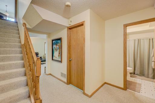2167 Woodbridge Way, Saint Paul, MN 55125