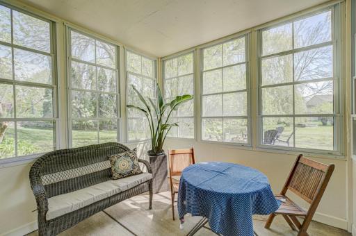 2167 Woodbridge Way, Saint Paul, MN 55125