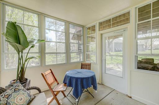 2167 Woodbridge Way, Saint Paul, MN 55125