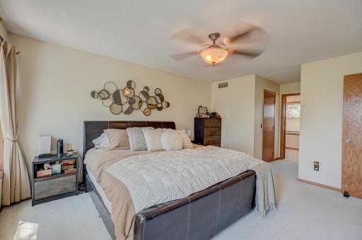 2167 Woodbridge Way, Saint Paul, MN 55125