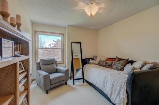 2167 Woodbridge Way, Saint Paul, MN 55125