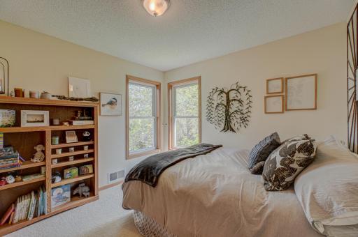 2167 Woodbridge Way, Saint Paul, MN 55125