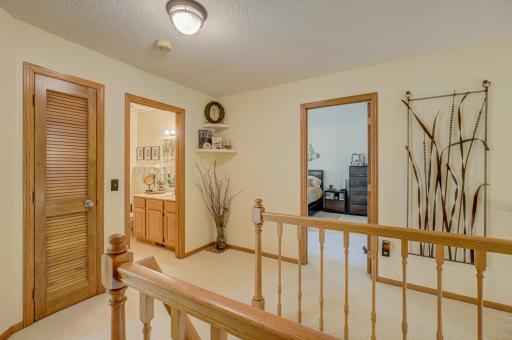 2167 Woodbridge Way, Saint Paul, MN 55125