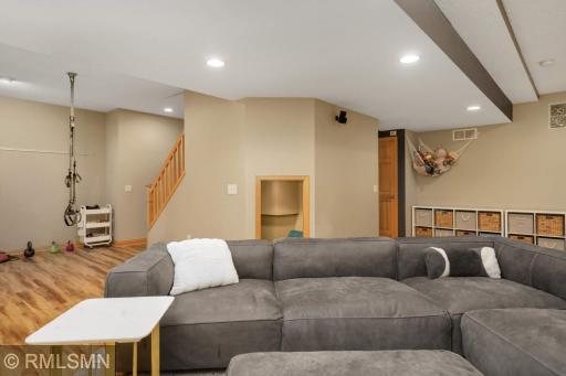 8767 Springwood Drive, Saint Paul, MN 55125