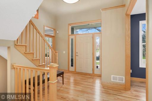 8767 Springwood Drive, Saint Paul, MN 55125