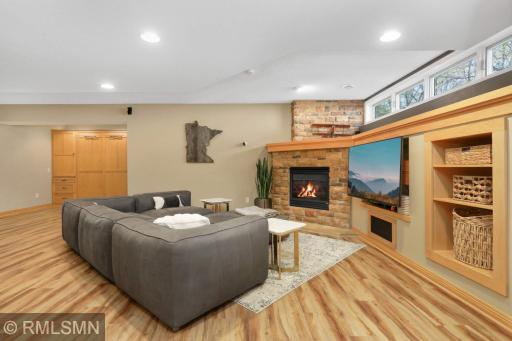 8767 Springwood Drive, Saint Paul, MN 55125