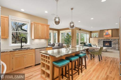 8767 Springwood Drive, Saint Paul, MN 55125