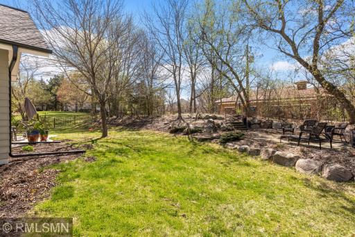 8767 Springwood Drive, Saint Paul, MN 55125