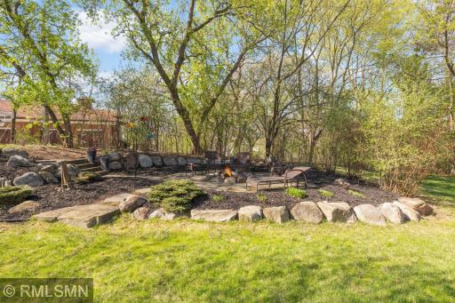 8767 Springwood Drive, Saint Paul, MN 55125