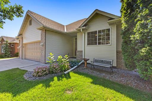 521 Redpoll Avenue SE, New Prague, MN 56071