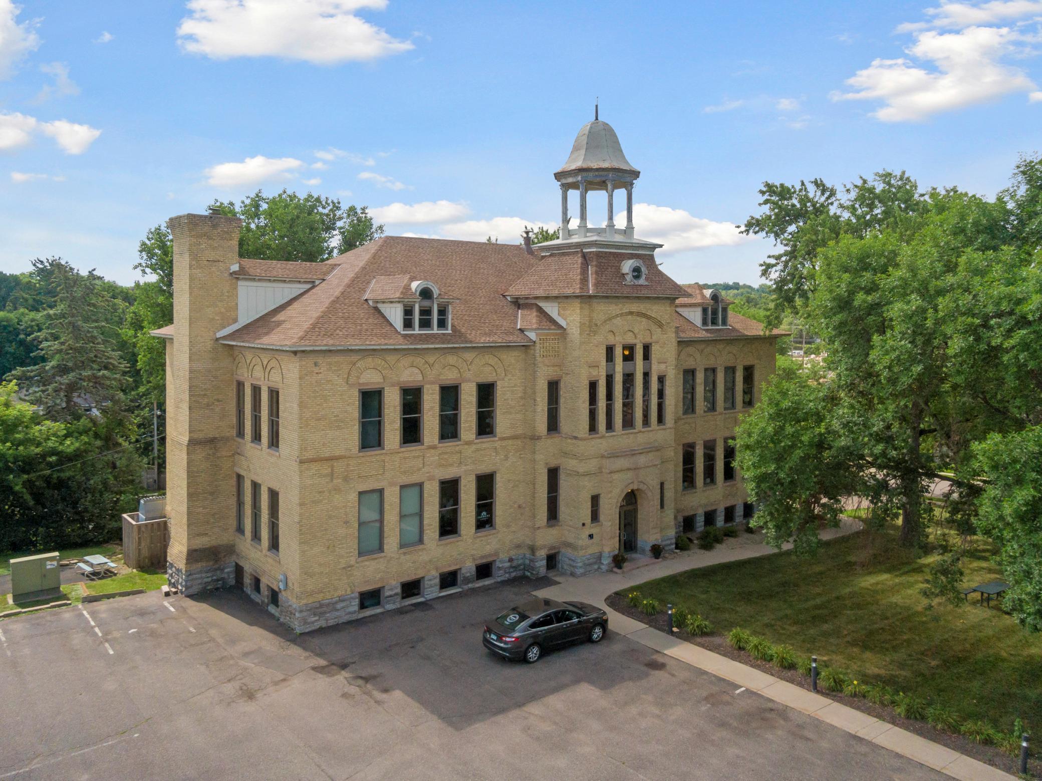 261 School Ave, Excelsior_aerials_002.jpg