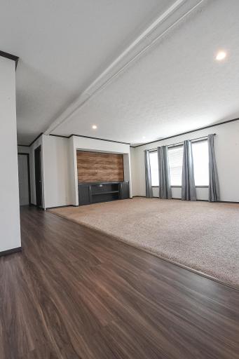 9 S Fork Drive SE, Kasson, MN 55944