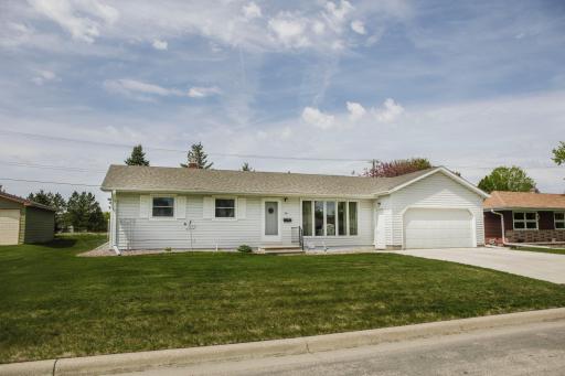308 S Columbia Avenue, Morris, MN 56267