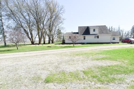 45573 250th Avenue NE, Middle River, MN 56737