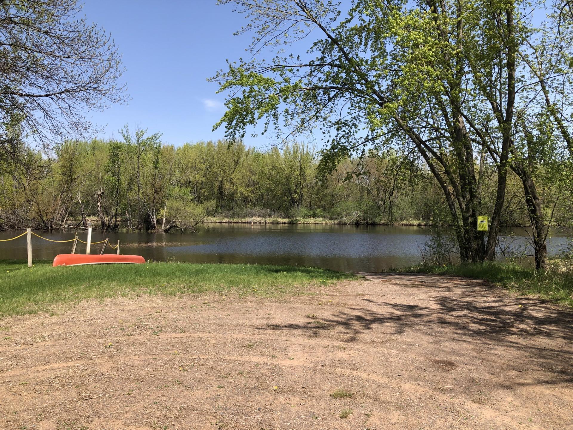 Deeded access to the Snake River.