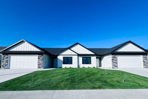 158 Sandstone Drive NW, Eyota, MN 55934