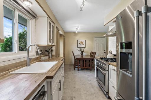 10817 Crooked Lake Boulevard NW, Minneapolis, MN 55433