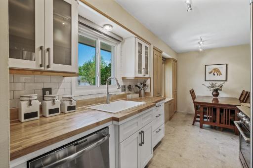 10817 Crooked Lake Boulevard NW, Minneapolis, MN 55433