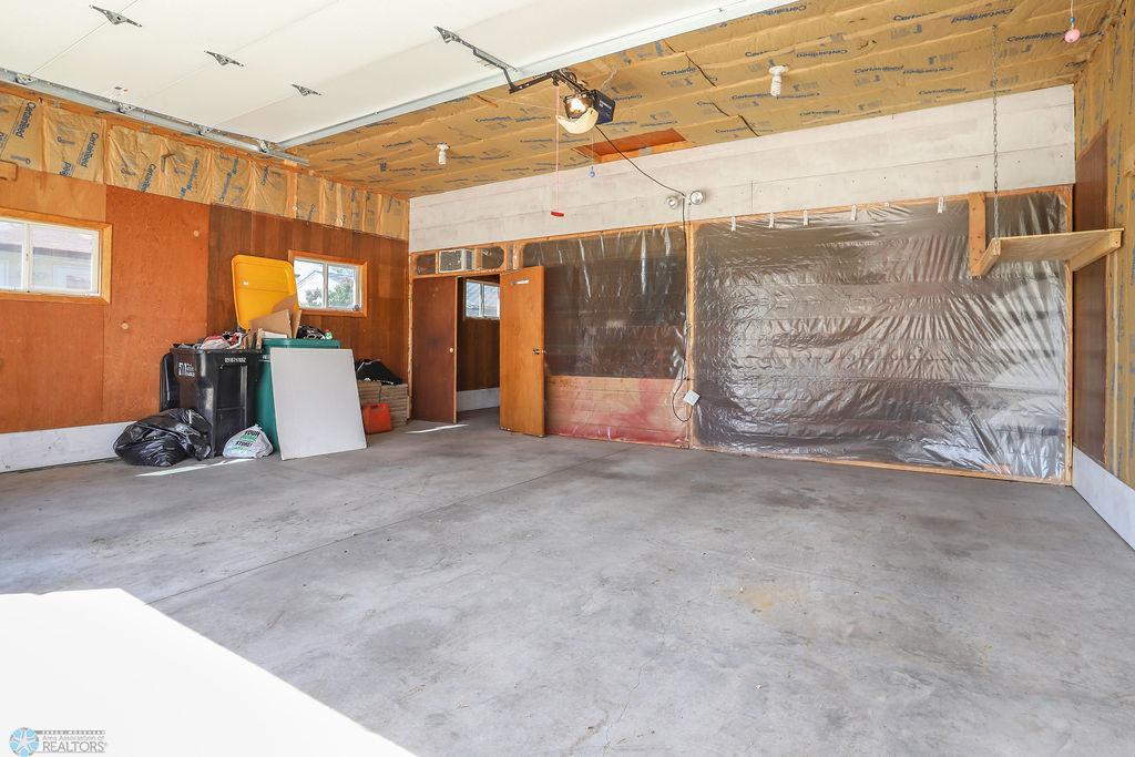 Insulated garage