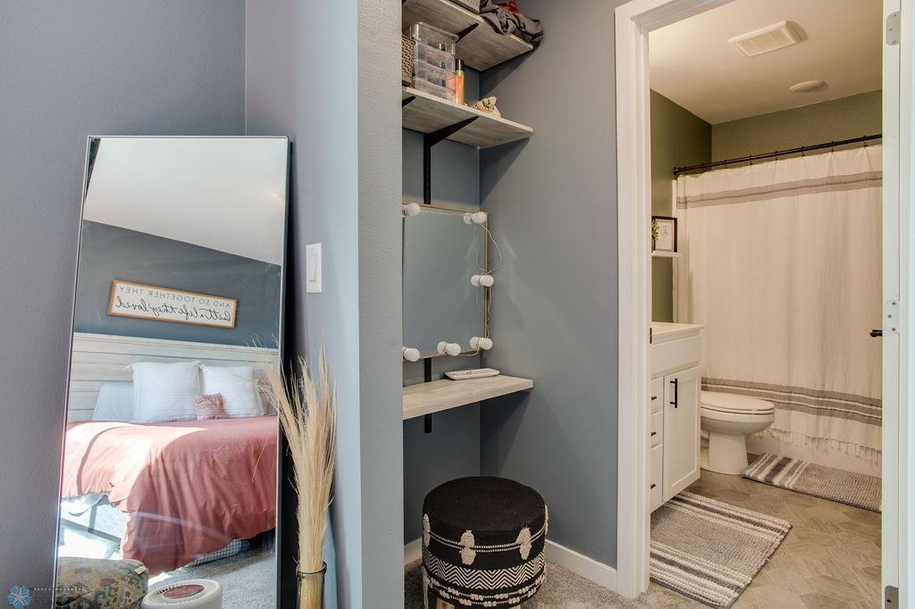 Built-in vanity