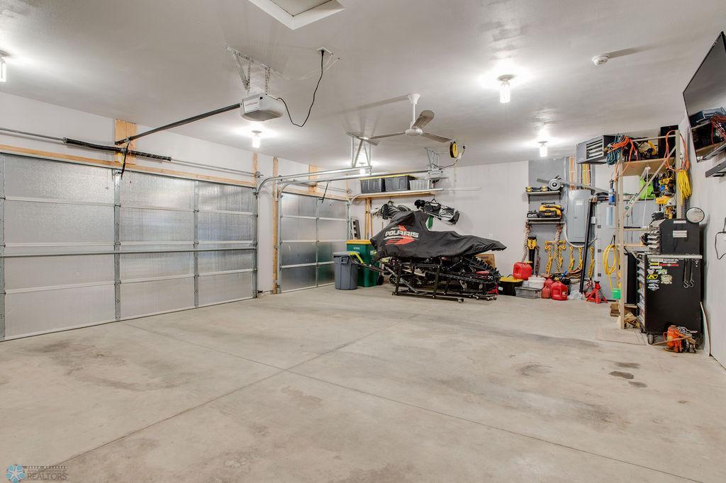 Garage - heated