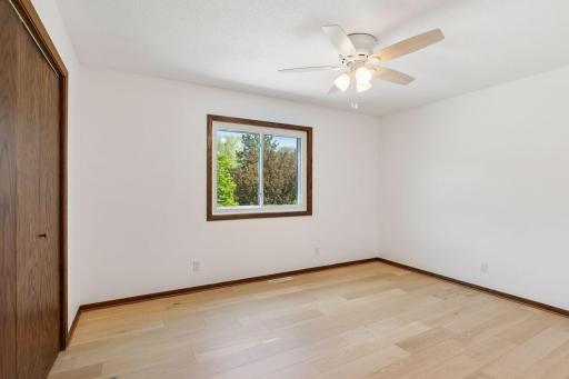 11700 Lockridge Avenue S, Cottage Grove, MN 55033