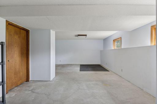 11700 Lockridge Avenue S, Cottage Grove, MN 55033