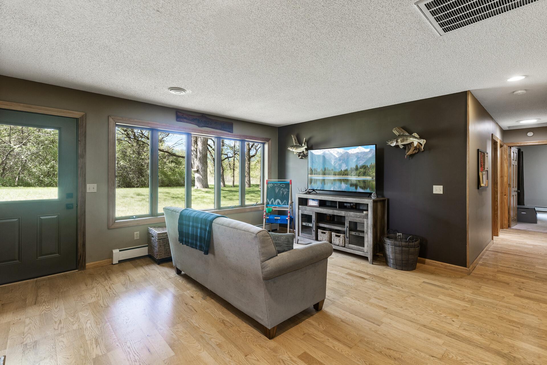 14_36438_July_Ave14_mls.jpg