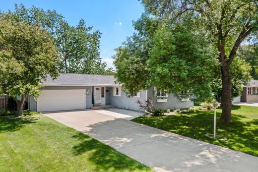 4060 Quaker Lane N, Minneapolis, MN 55441