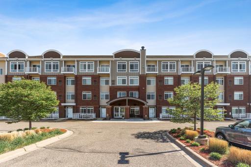 Beautiful newer condo building in New Brighton!