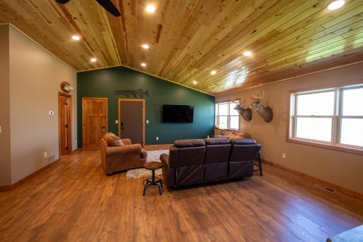 4380 Pine Point Drive NW, Walker, MN 56484