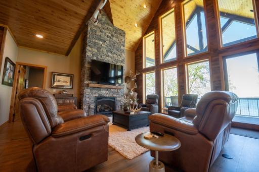 4380 Pine Point Drive NW, Walker, MN 56484