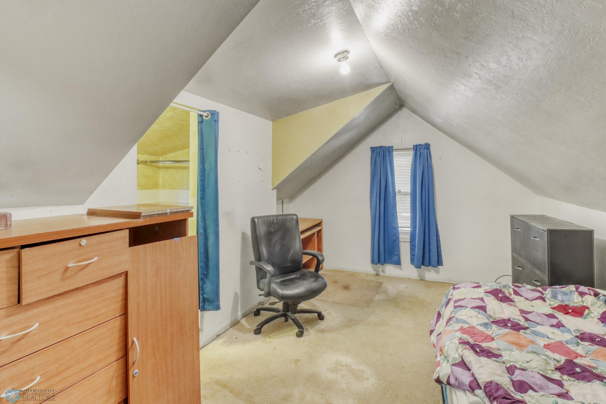 Upstairs1_2.JPG