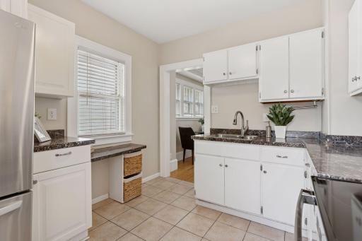 1386 Berkeley Avenue, Saint Paul, MN 55105