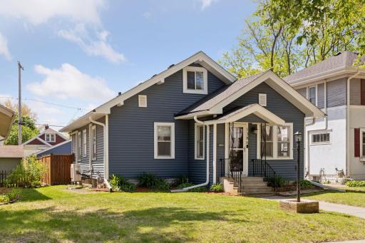 1386 Berkeley Avenue, Saint Paul, MN 55105