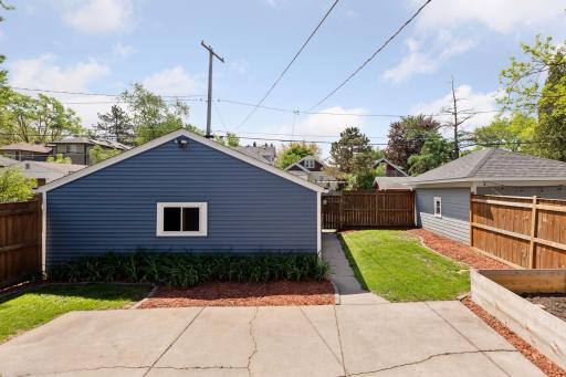 1386 Berkeley Avenue, Saint Paul, MN 55105