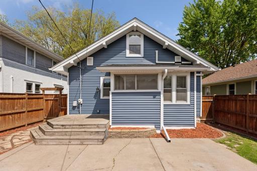 1386 Berkeley Avenue, Saint Paul, MN 55105